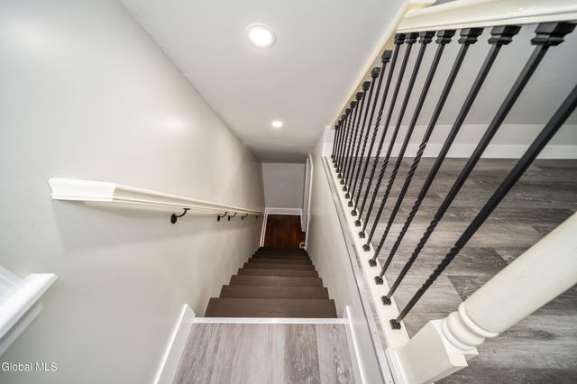 16 Regent Street, Albany, NY 12202