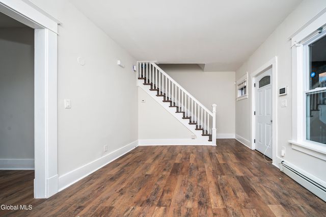 16 Regent Street, Albany, NY 12202