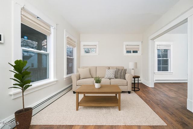 16 Regent Street, Albany, NY 12202