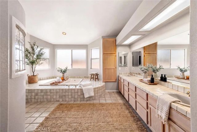 30227 Gulf Stream, Canyon Lake, CA 92587