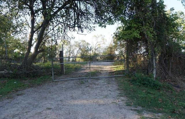 424 S Avenue D, Humble, TX 77338