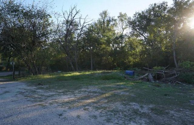 424 S Avenue D, Humble, TX 77338