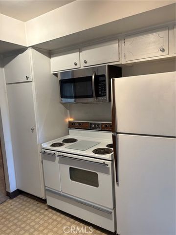 17843 Linden, Hesperia, CA 92345