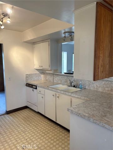 17843 Linden, Hesperia, CA 92345