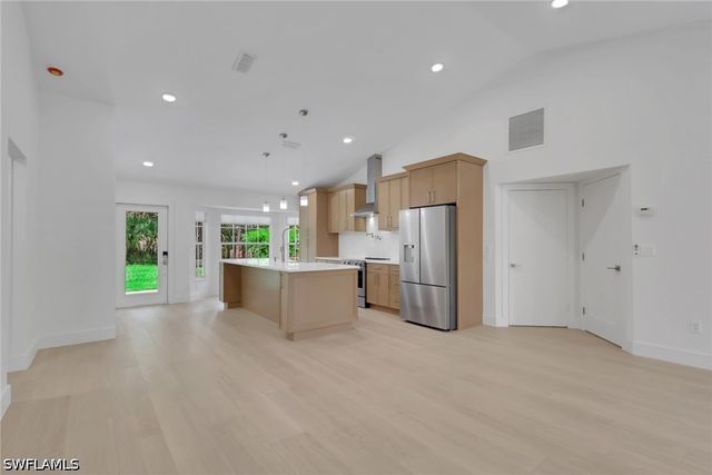 620 22nd AVE NW, Naples, FL 34120