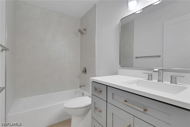 620 22nd AVE NW, Naples, FL 34120