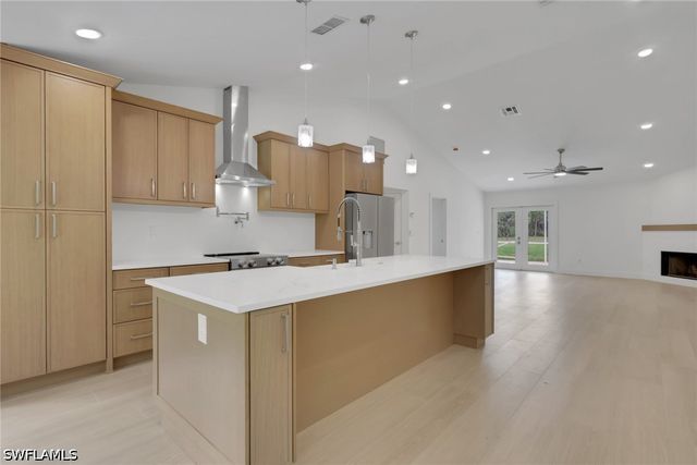 620 22nd AVE NW, Naples, FL 34120