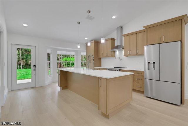 620 22nd AVE NW, Naples, FL 34120