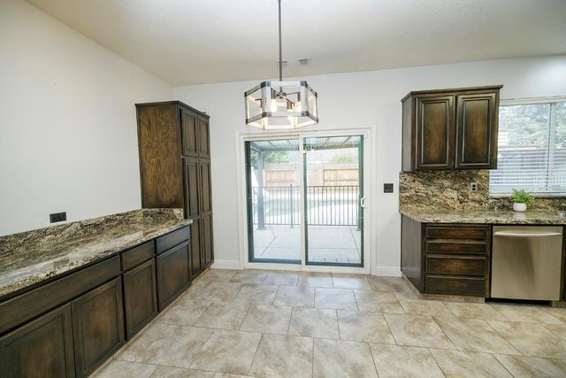 2217 Lionudakis Ct, Modesto, CA 95355