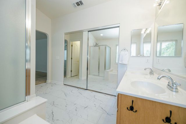 2217 Lionudakis Ct, Modesto, CA 95355