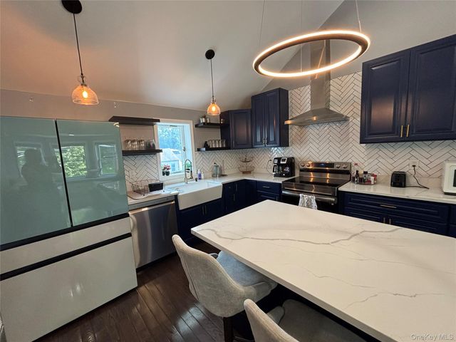 162 Dubois Street 3, Newburgh, NY 12550