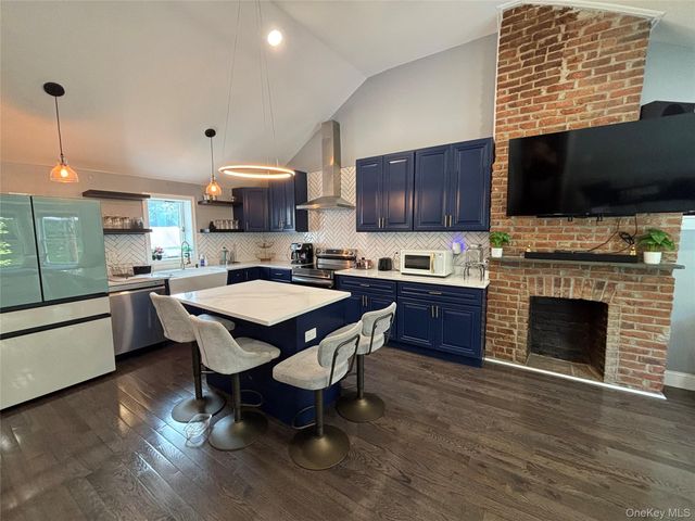 162 Dubois Street 3, Newburgh, NY 12550