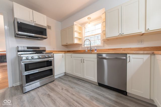 2429 Washington Street, Columbus, IN 47201