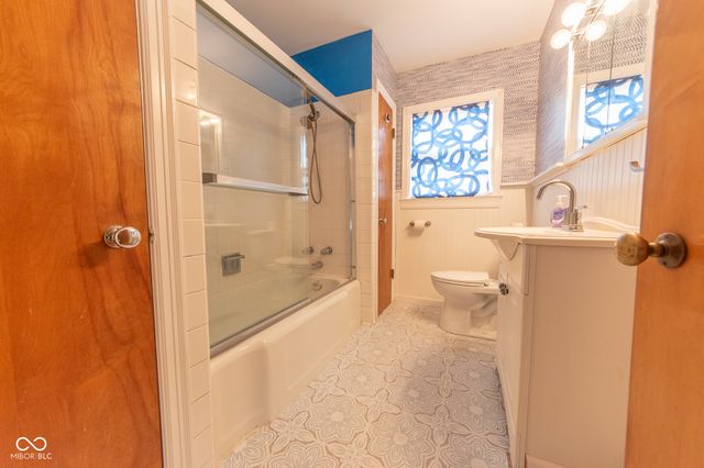 2429 Washington Street, Columbus, IN 47201