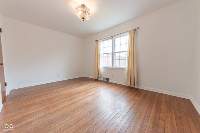 2429 Washington Street, Columbus, IN 47201