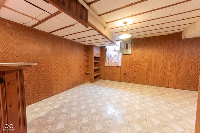 2429 Washington Street, Columbus, IN 47201