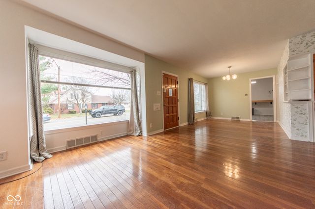 2429 Washington Street, Columbus, IN 47201