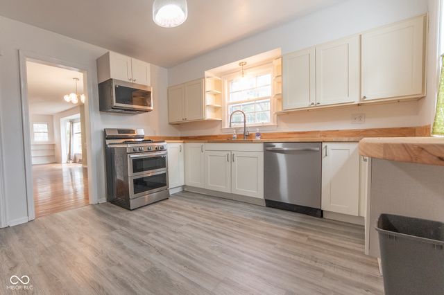 2429 Washington Street, Columbus, IN 47201