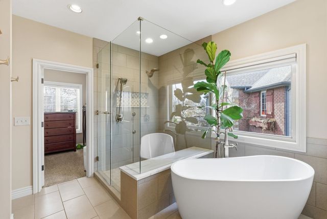 2533 N Loch Lomond Ct, Wichita, KS 67228