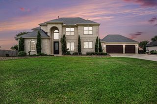 11503 Kings Point Boulevard, Mont Belvieu, TX 77535