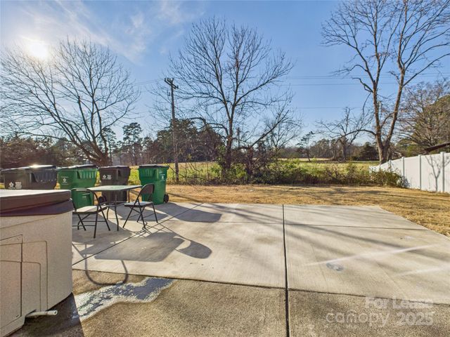 2032 Highland Knoll Drive, Charlotte, NC 28269
