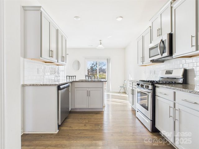 2032 Highland Knoll Drive, Charlotte, NC 28269