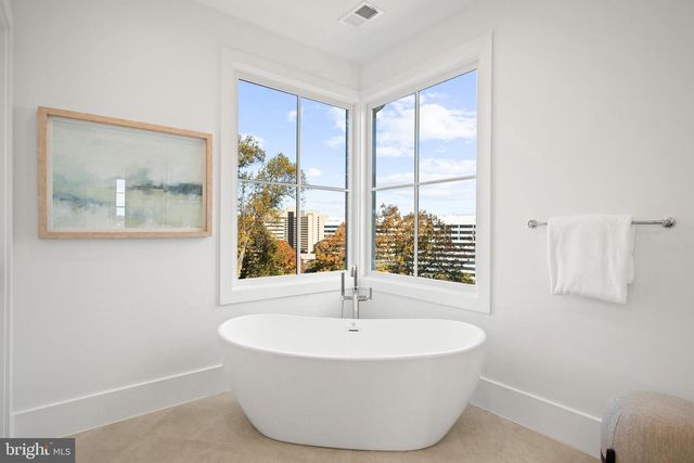 600 29TH RD S, Arlington, VA 22202