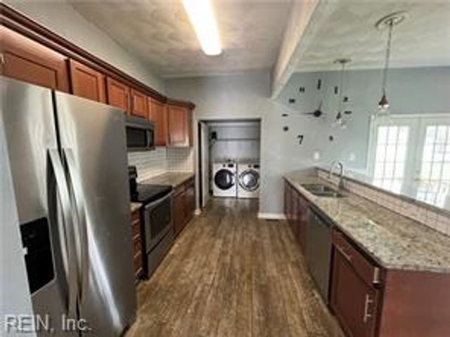 706 W 27th ST, Norfolk, VA 23517