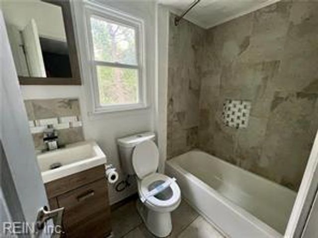 706 W 27th ST, Norfolk, VA 23517