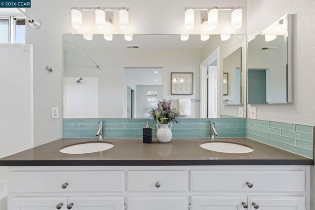15351 Bittern Ct, San Leandro, CA 94579
