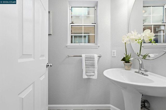 15351 Bittern Ct, San Leandro, CA 94579