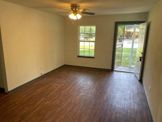 5223 Myrtlewood Street, Houston, TX 77033