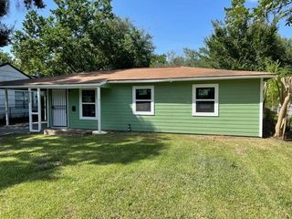 5223 Myrtlewood Street, Houston, TX 77033