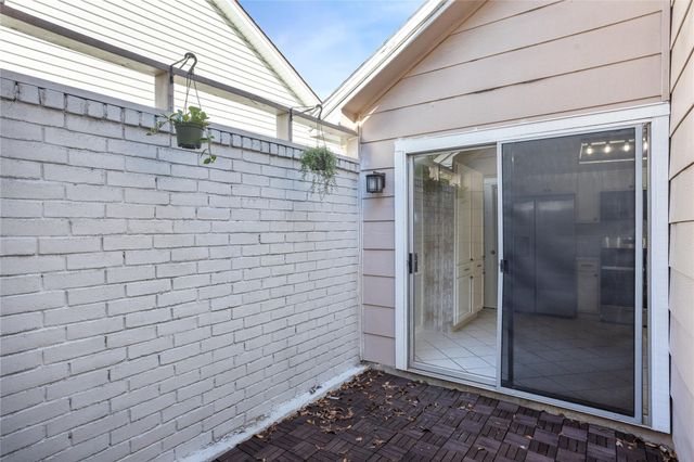 1114 Lochmoor Lane, Pearland, TX 77581