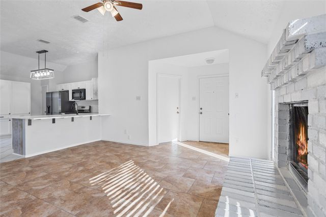 1114 Lochmoor Lane, Pearland, TX 77581