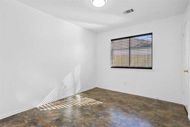 1114 Lochmoor Lane, Pearland, TX 77581