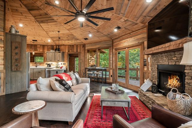 48 Green Ridge Road, Blue Ridge, GA 30513