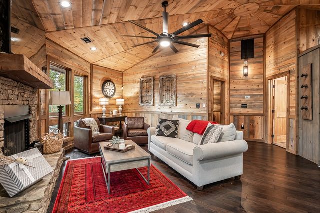 48 Green Ridge Road, Blue Ridge, GA 30513