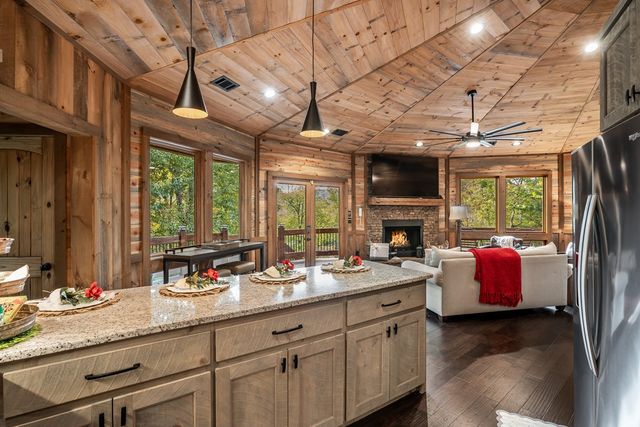 48 Green Ridge Road, Blue Ridge, GA 30513