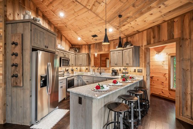 48 Green Ridge Road, Blue Ridge, GA 30513