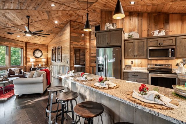 48 Green Ridge Road, Blue Ridge, GA 30513