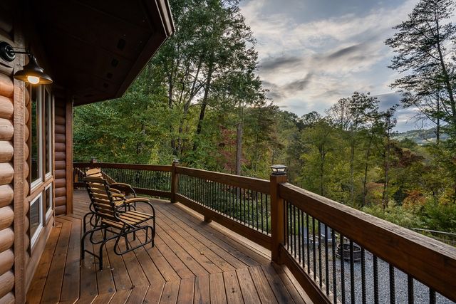 48 Green Ridge Road, Blue Ridge, GA 30513