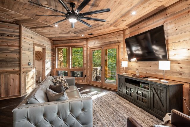 48 Green Ridge Road, Blue Ridge, GA 30513