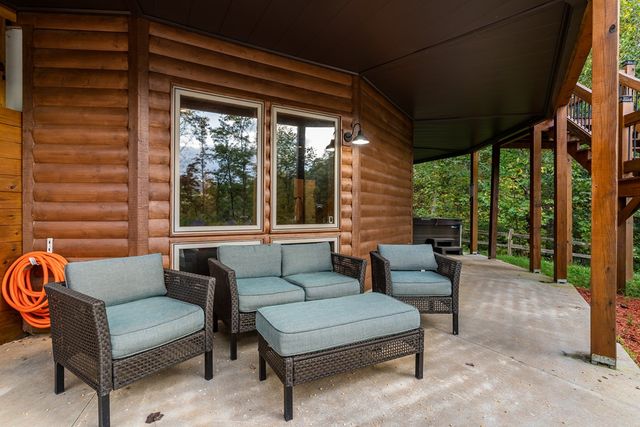 48 Green Ridge Road, Blue Ridge, GA 30513