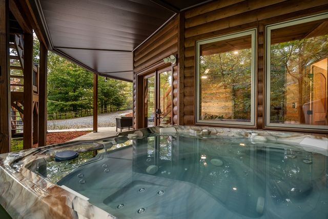 48 Green Ridge Road, Blue Ridge, GA 30513