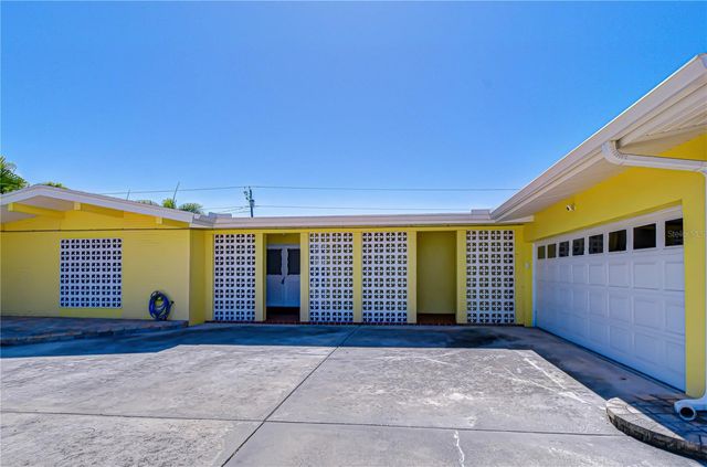 9625 COMMODORE DRIVE, Seminole, FL 33776