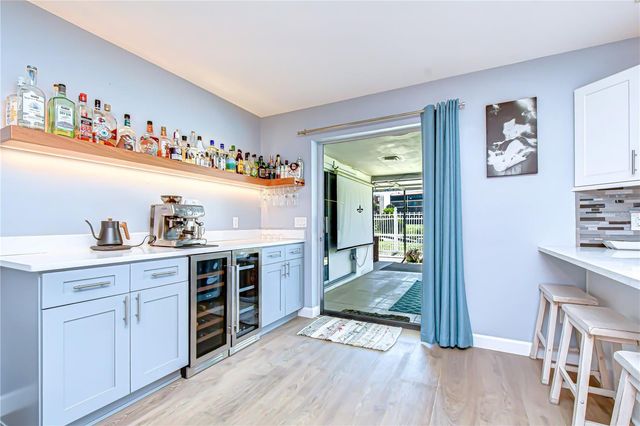 9625 COMMODORE DRIVE, Seminole, FL 33776