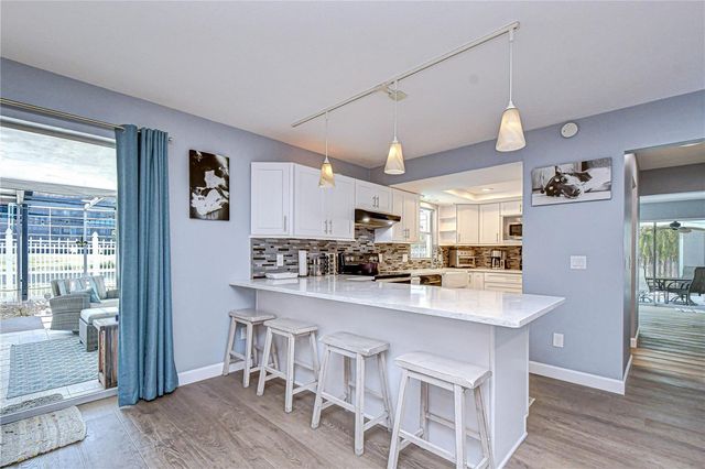 9625 COMMODORE DRIVE, Seminole, FL 33776