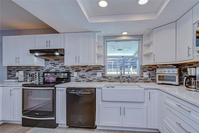 9625 COMMODORE DRIVE, Seminole, FL 33776