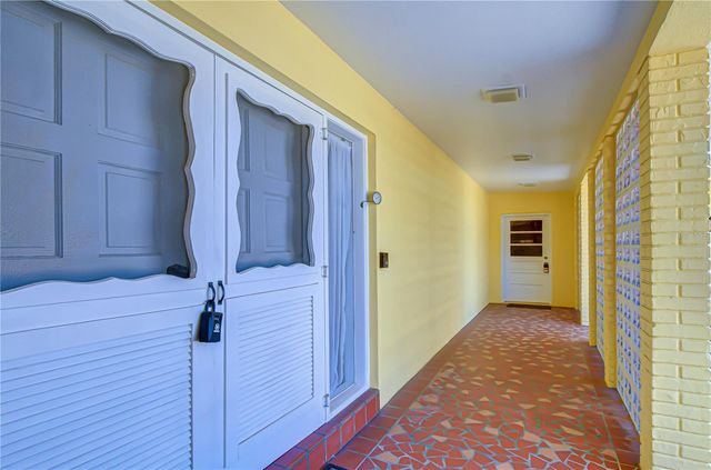 9625 COMMODORE DRIVE, Seminole, FL 33776